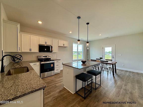 4th image of 150 Cardovia Way