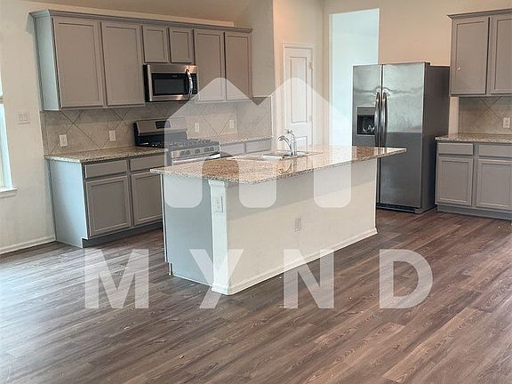 2nd image of 510 Pecan Landing Ln