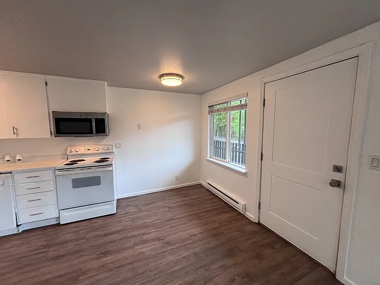 102 Summit Ave N #1 — Photo 10