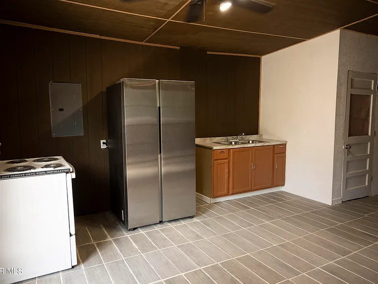 14369 Katherine Dr — Photo 3