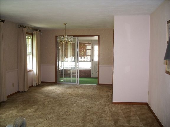 Living Room / Dining Room / Sun Room