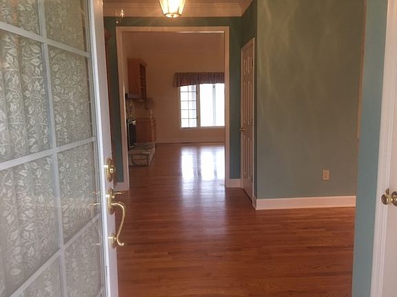 2nd image of 122 Meadowhill Dr