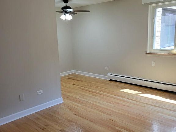 5th image of 432 W Wellington Ave #305
