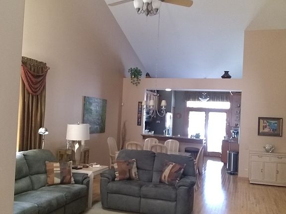 5th image of 18156 Lake Shore Dr