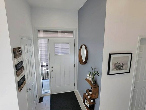 2nd image of 38 Riddell St