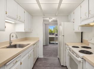 604 NE 165th St APT 201, Seattle, WA 98155