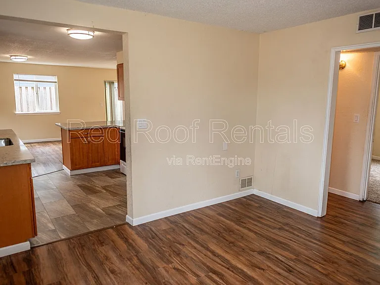 9620 Maple Ave SW — Photo 11