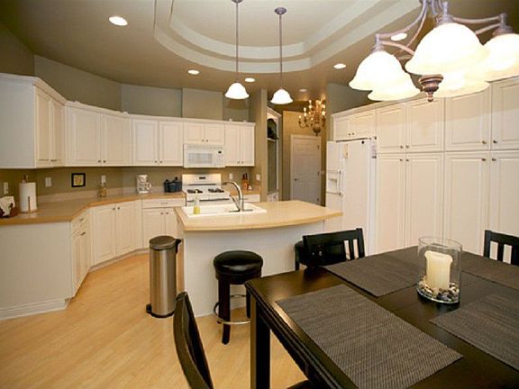 4th image of 15555 Landings Ave