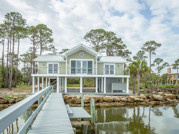 1371 E Gulf Beach Dr, Eastpoint, FL 32328