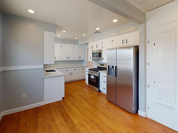 4th image of 850 S Alta Vista Ave #A