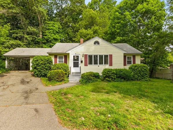 28 Maple Cir, Randolph, MA 02368