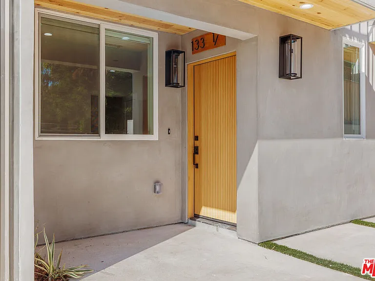 1332 Mohawk St — Photo 3