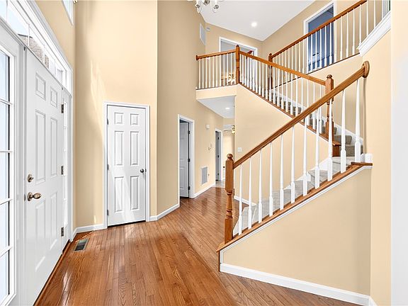 5th image of 111 Walnut Dr