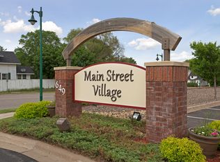 649 Old Highway 8 NW APT 203, New Brighton, MN 55112