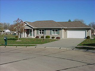 1st image of 1701 Longwood Ct