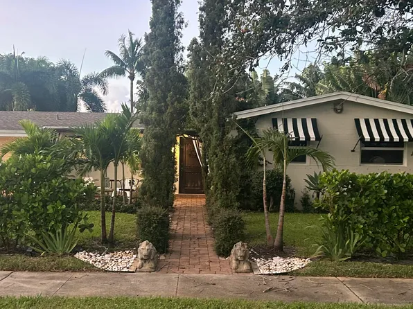 2565 Meadow Rd, West Palm Beach, FL 33406