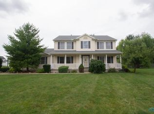 28089 Blue Grass Dr, Walbridge, OH 43465
