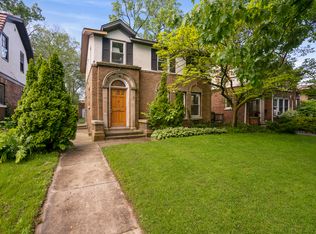 1106 Dobson St, Evanston, IL 60202