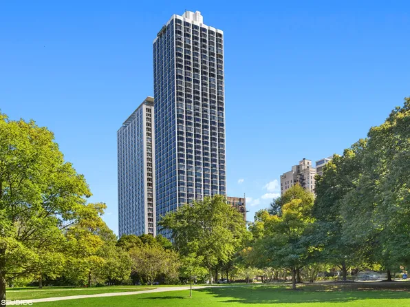 1555 N Astor St APT 36E, Chicago, IL 60610