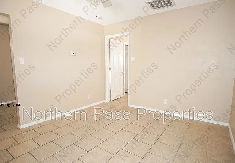 8604 Lawson St #4 — Photo 2