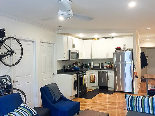 Rented by Francine Realty | media 8