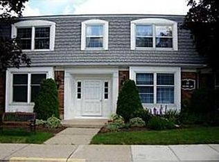 20 Guilford Ln APT 8, Amherst, NY 14221