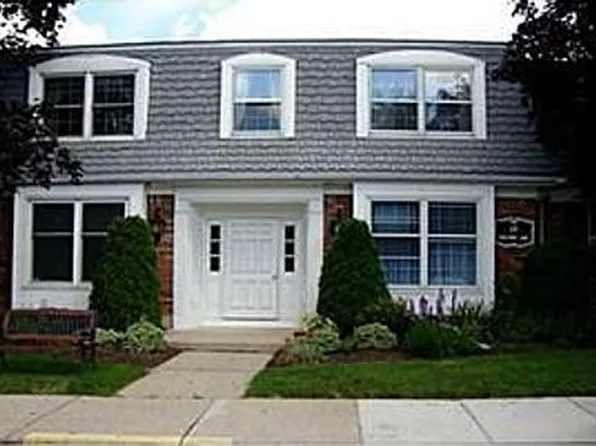 20 Guilford Ln APT 8, Amherst, NY 14221