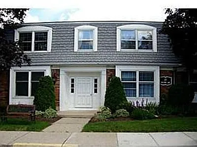 20 Guilford Ln #8 Photo 1