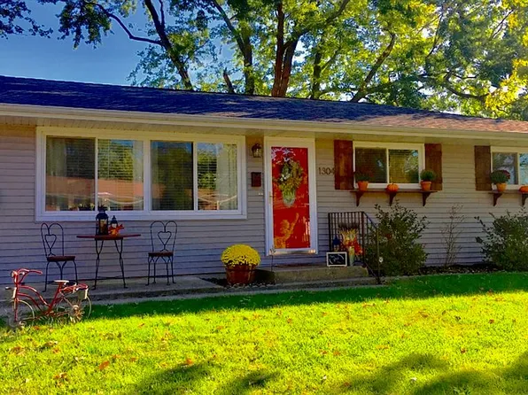 1304 Monroe St, Pekin, IL 61554
