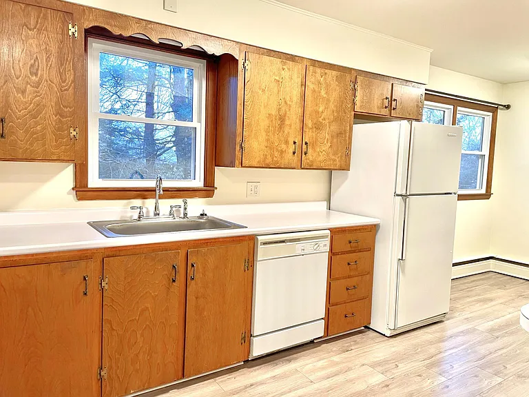 2 Ridgewood Dr — Photo 5