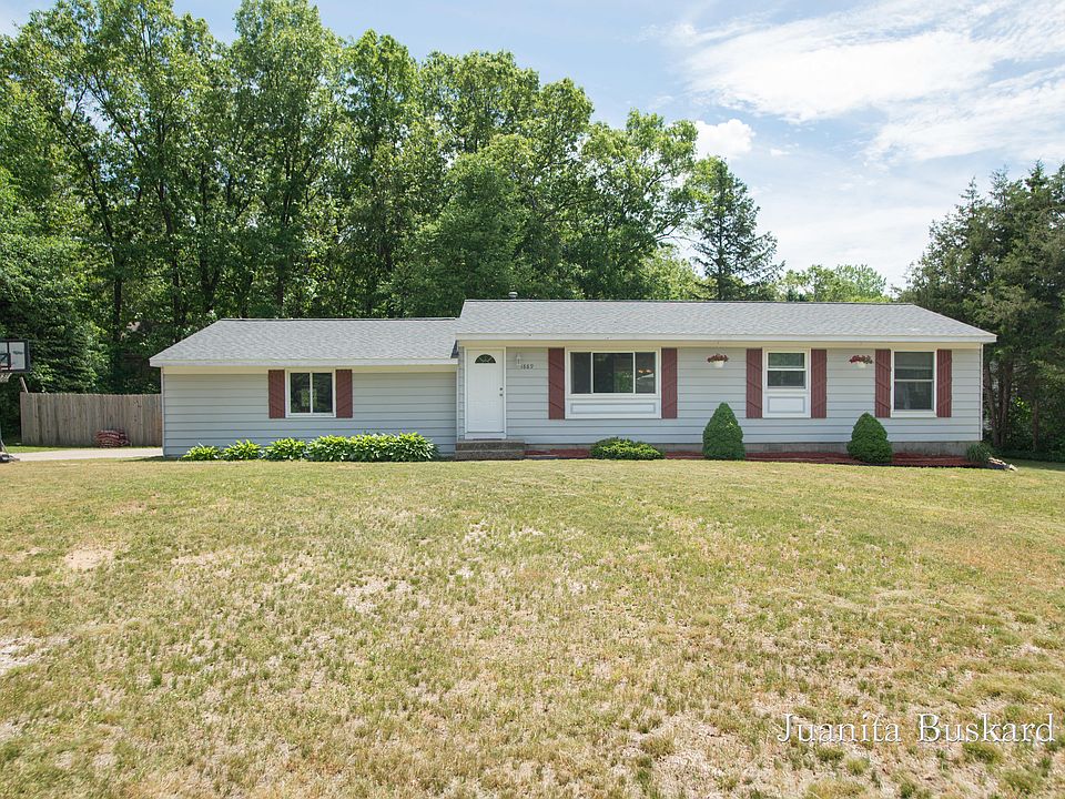 1st image of 1889 Woodfern Dr SE
