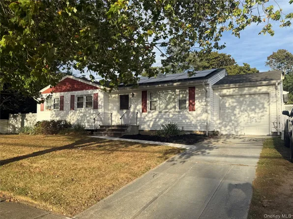 27 E Hamilton Avenue, Massapequa, NY 11758