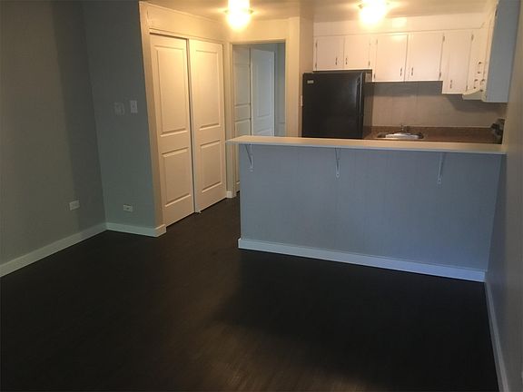 3rd image of 525 Penn St APT 203