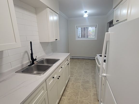 4th image of 157 Prince St APT 4