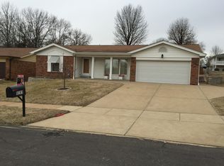 9281 Cinnabar Dr, Saint Louis, MO 63126
