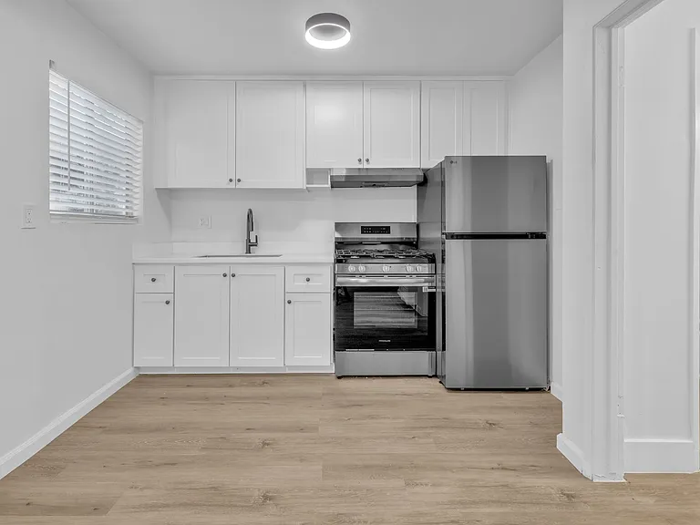 11921 Lakewood Blvd — Photo 1