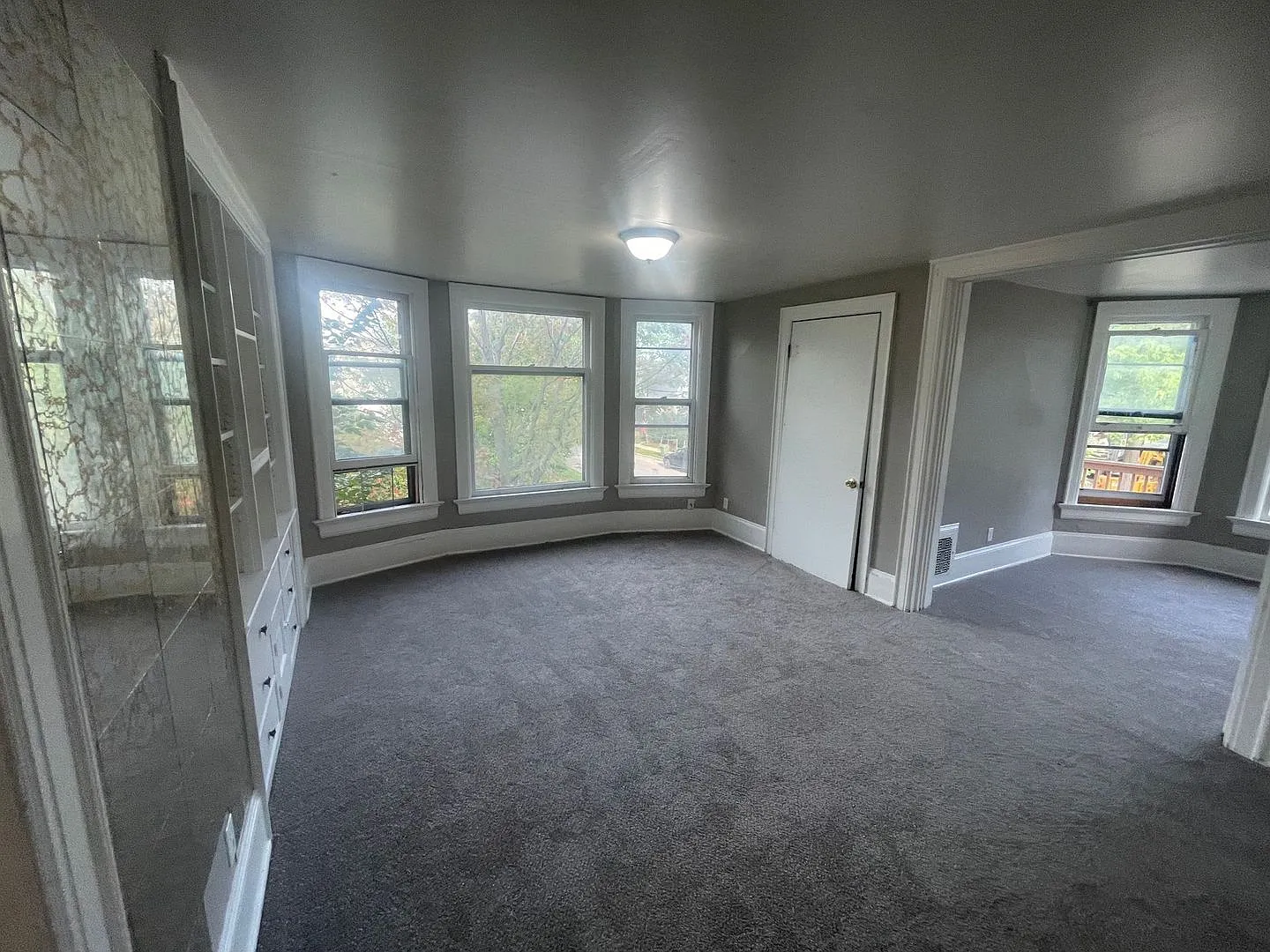 141-143 W Hadley St — Photo 2