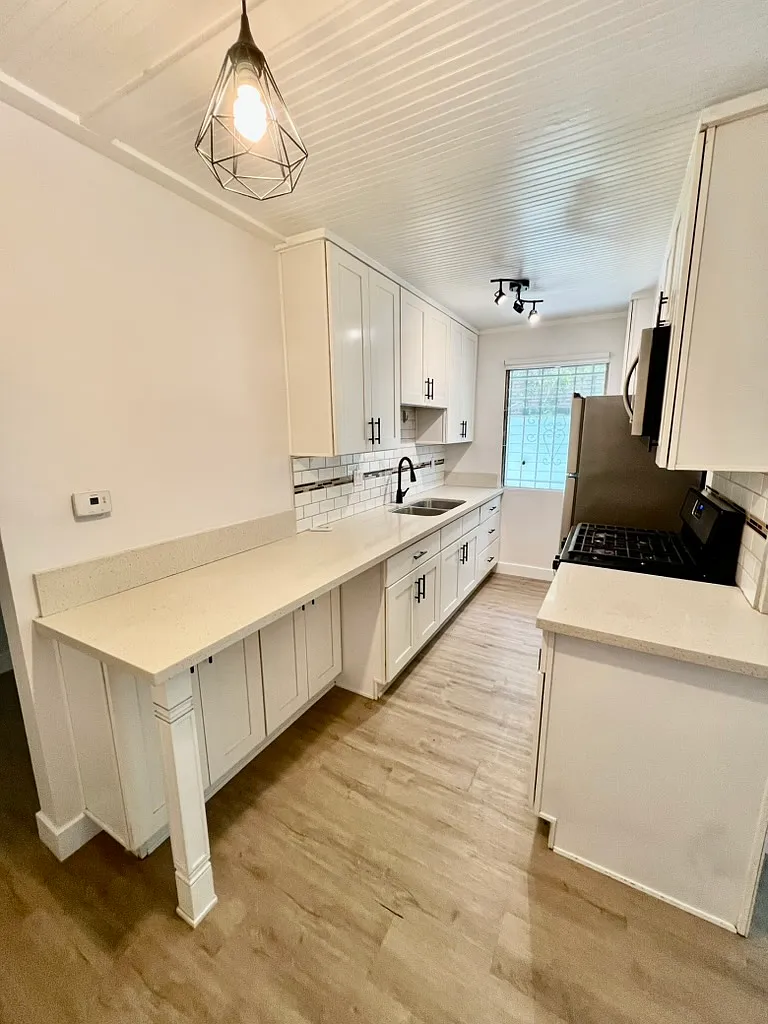 1 bed, 630 sqft, $2,495 — Photo 1