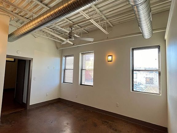 3rd image of 401 Campbell Ave SW Unit 402