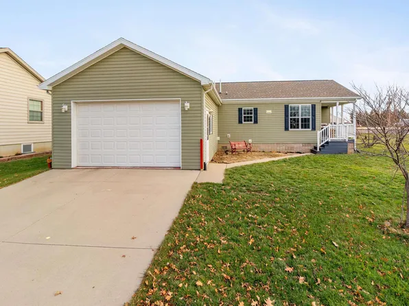 203 Christopher Ct, Fairbank, IA 50629