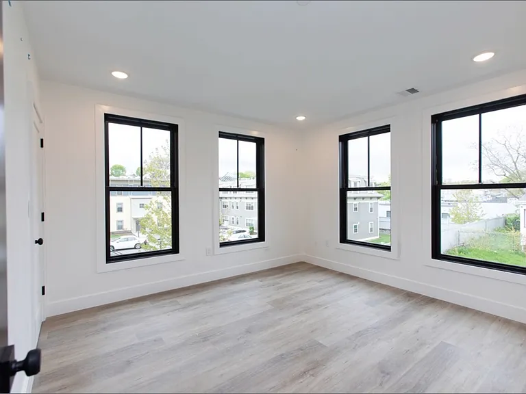 173 Magnolia St #4 — Photo 5