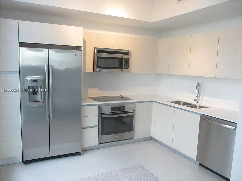 4250 Biscayne Blvd #610