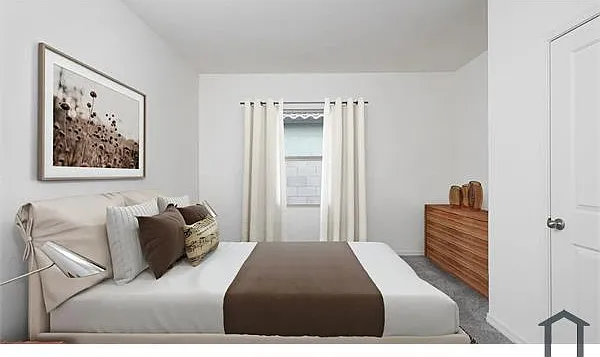 6 bed, 3131 sqft, $4,000 — Photo 2