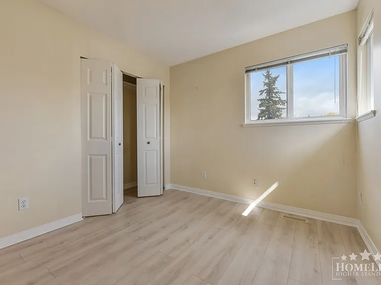 6375 187a St #UPPER HOUSE — Photo 34