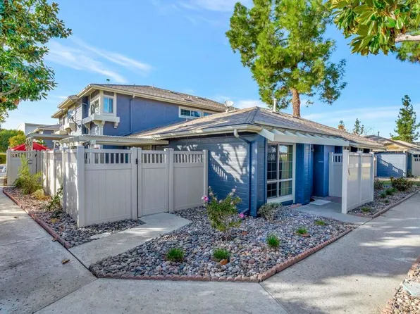 8837 Tamberly Ct Unit A, Santee, CA 92071