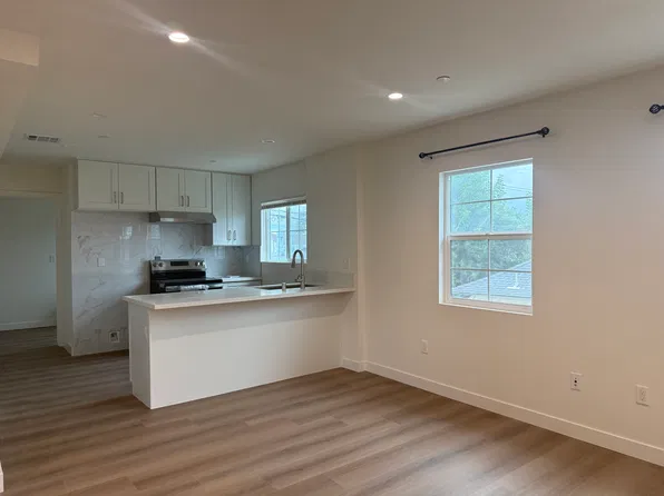 136 W Center St, Covina, CA