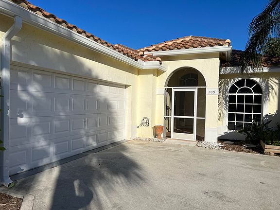 2nd image of 209 Saratoga Blvd E