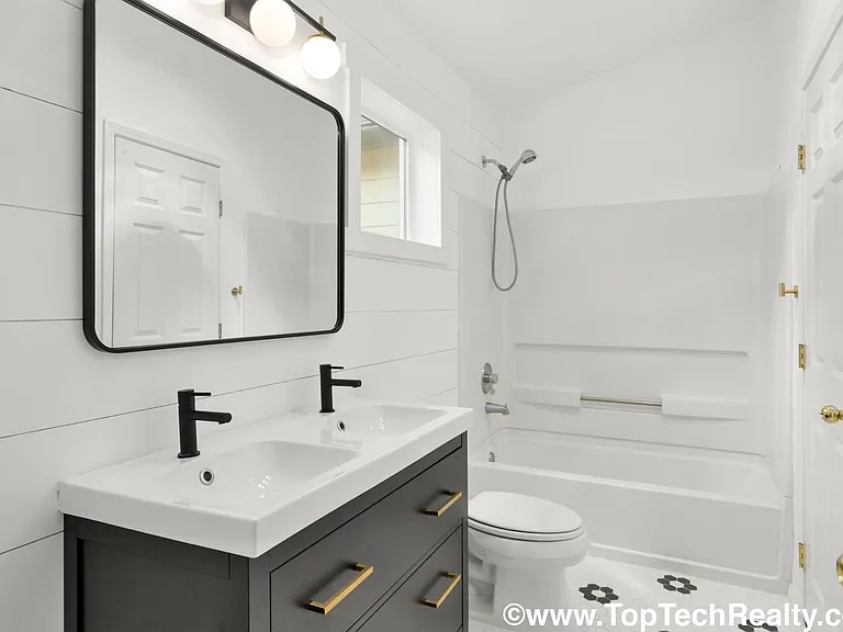 8165 NE Wilkins St — Photo 18