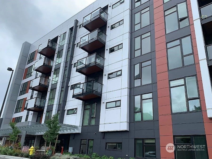 1st image of 1085 103rd Avenue NE #508