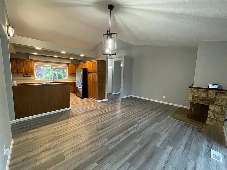 Main Living Room / Dining Area